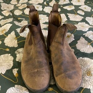 Size 9 Blundstones